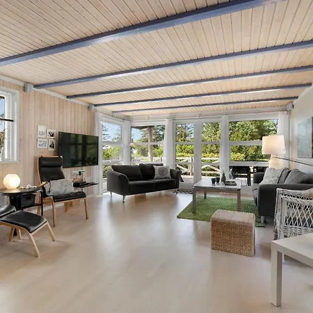 Perikumvej Aakirkeby I Vester Somarken